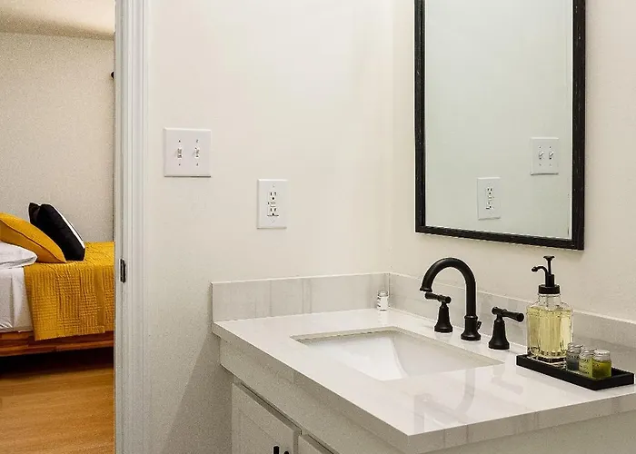 Apartment Emerald Retreat - & Stylish - 2 Br/2 Ba Winston-Salem