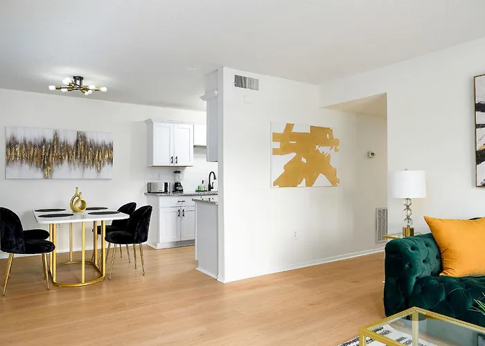 Emerald Retreat - & Stylish - 2 Br/2 Ba Apartment Winston-Salem